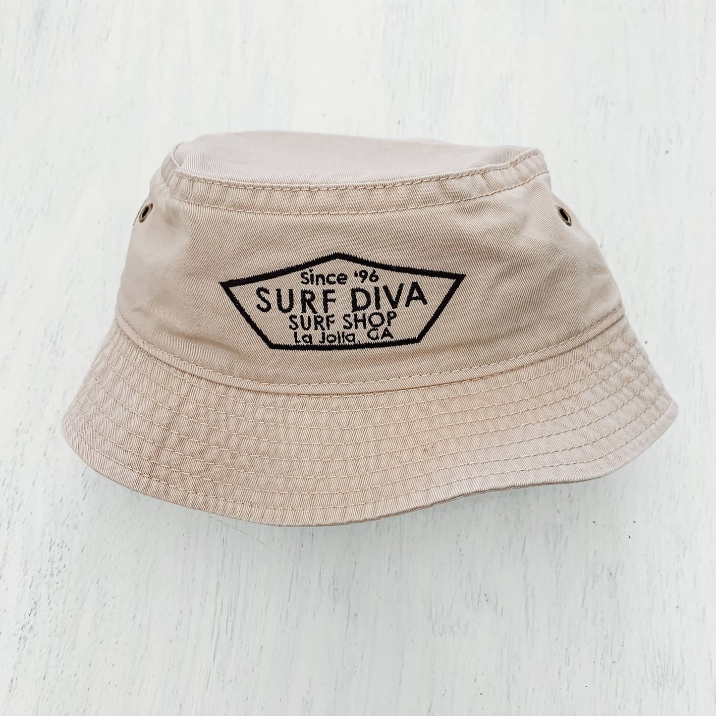 HAT BUCKET style with SURF DIVA SURF SHOP (khaki)