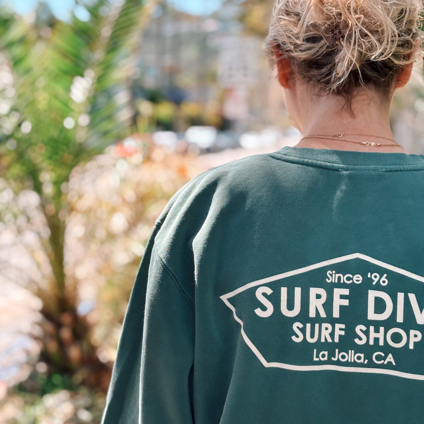 CREWNECK SWEATSHIRT with SURF DIVA SURF SHOP (alpine green)